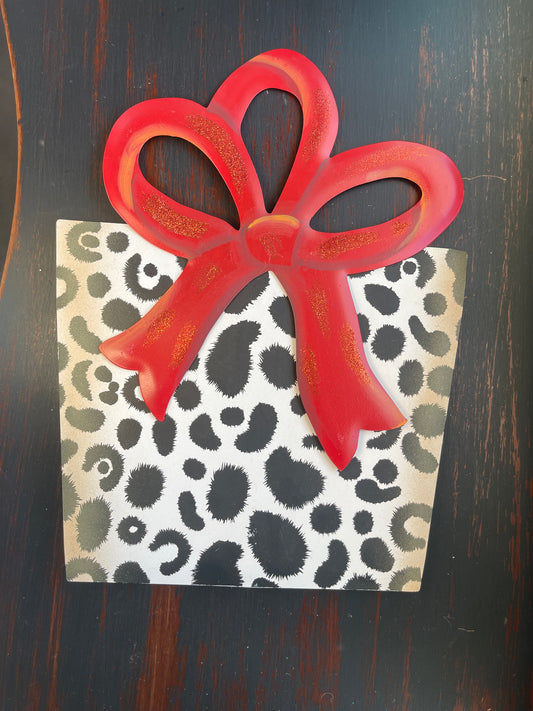 Round top cheetah print gift box decor w/ red bow